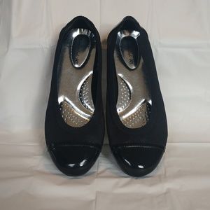 Black flat shoes size 5 youth fits size 7 women